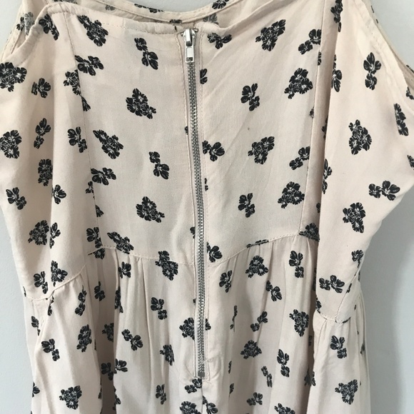 Light Pink Summer Dress with Flower Detail - Picture 2 of 5